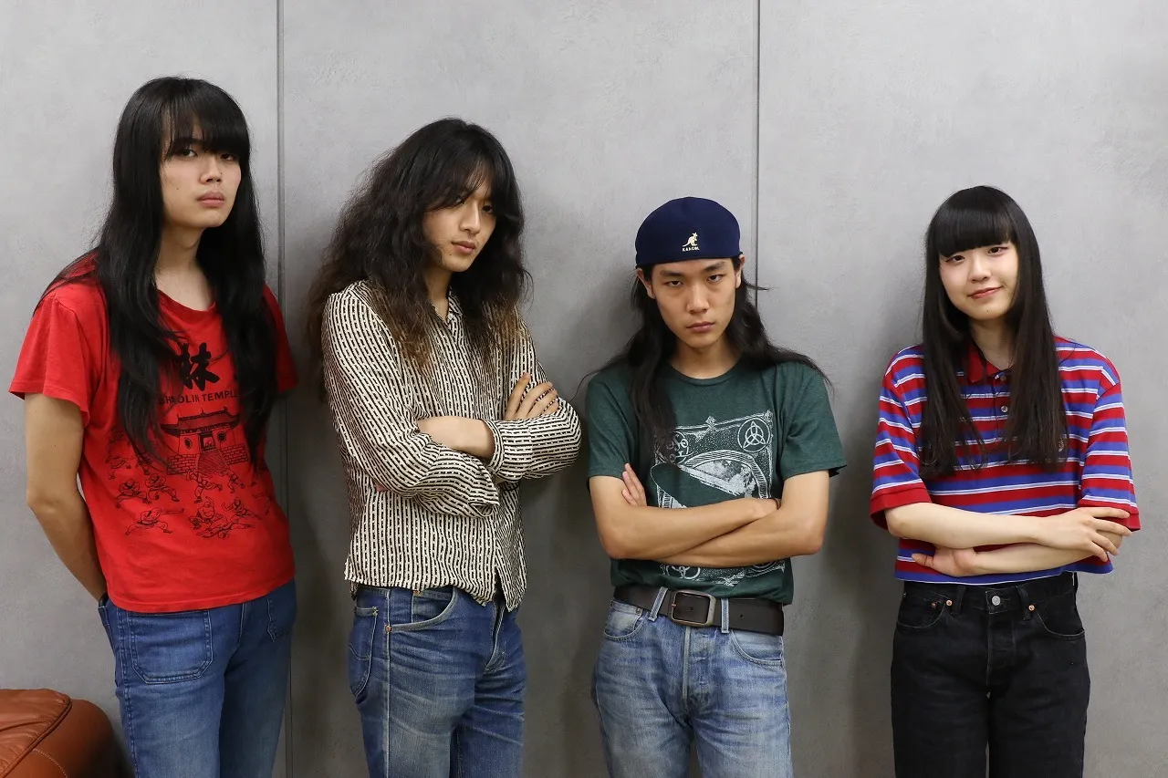 日本のロックンロールシーンに新たな衝撃を与える若きバンド、それが暴動クラブVoodoo Club
