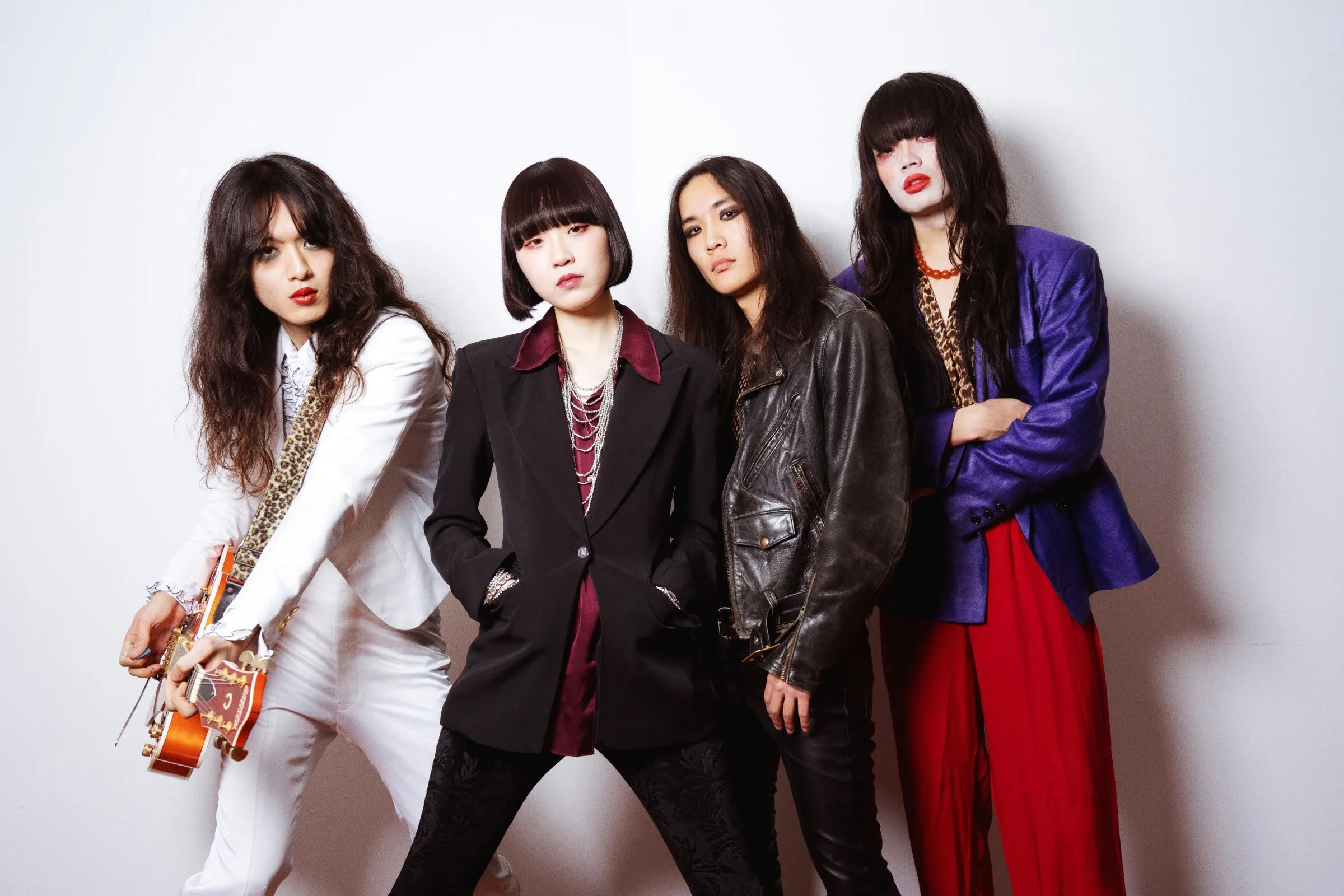 日本のロックンロールシーンに新たな衝撃を与える若きバンド、それが暴動クラブVoodoo Club